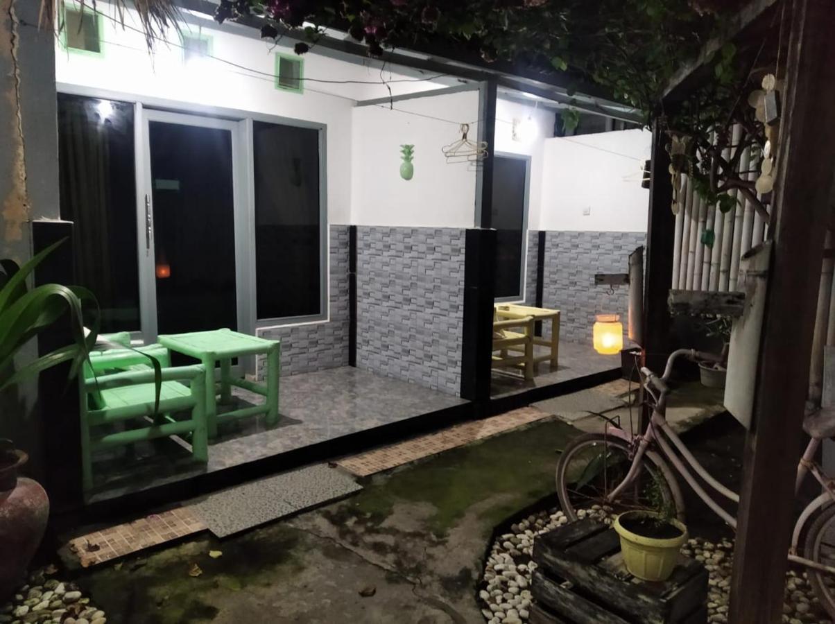 Pitara Homestay Gili Trawangan Exterior photo